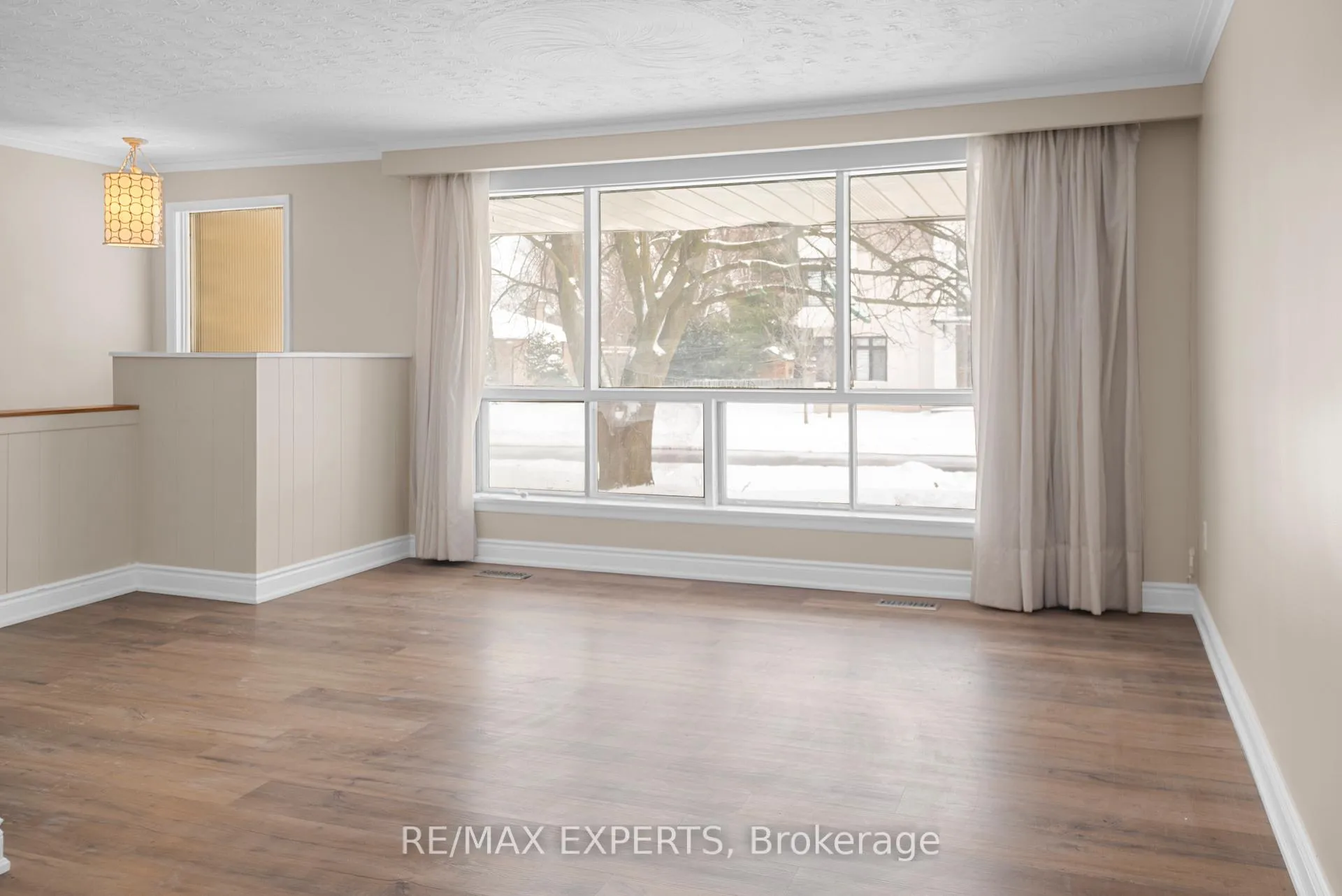 Photo 4 of Unit Main, 30 Gosling Road, Vaughan, Maple — HOMEH