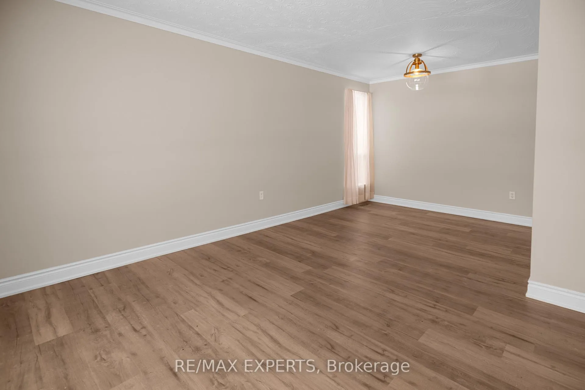 Photo 7 of Unit Main, 30 Gosling Road, Vaughan, Maple — HOMEH