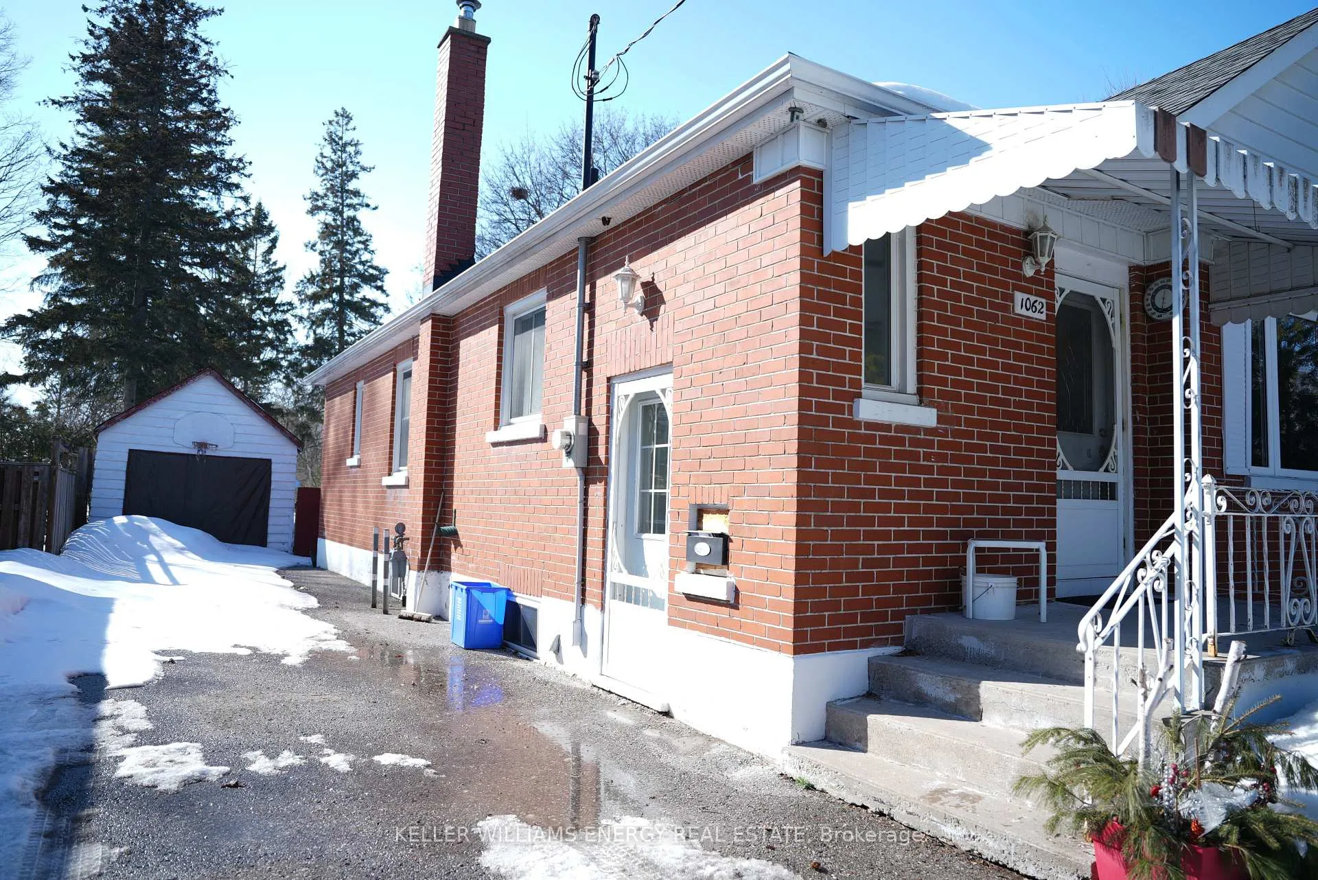 Photo 2 of 1062 Hortop St, Oshawa, Centennial — HOMEH