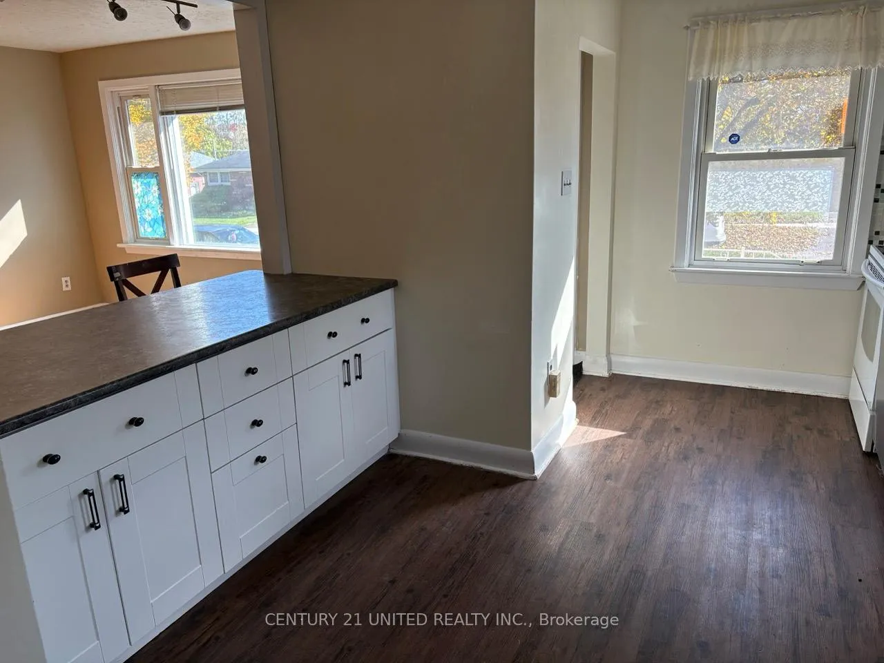 Photo 5 of 378 Aberdeen Avenue, Peterborough, Northcrest Ward 5 — HOMEH