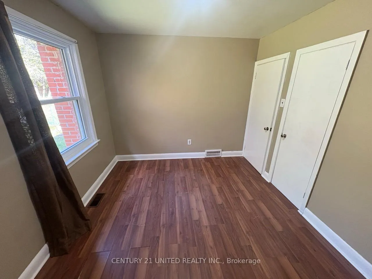 Photo 10 of 378 Aberdeen Avenue, Peterborough, Northcrest Ward 5 — HOMEH