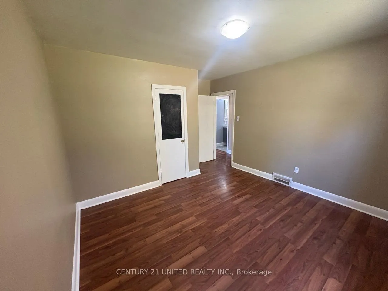 Photo 12 of 378 Aberdeen Avenue, Peterborough, Northcrest Ward 5 — HOMEH