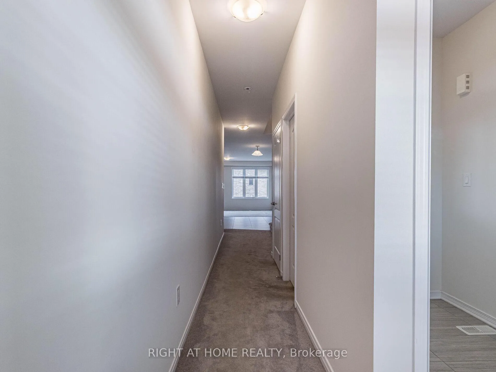 Photo 4 of 34 MacLachlan Avenue, Haldimand — HOMEH