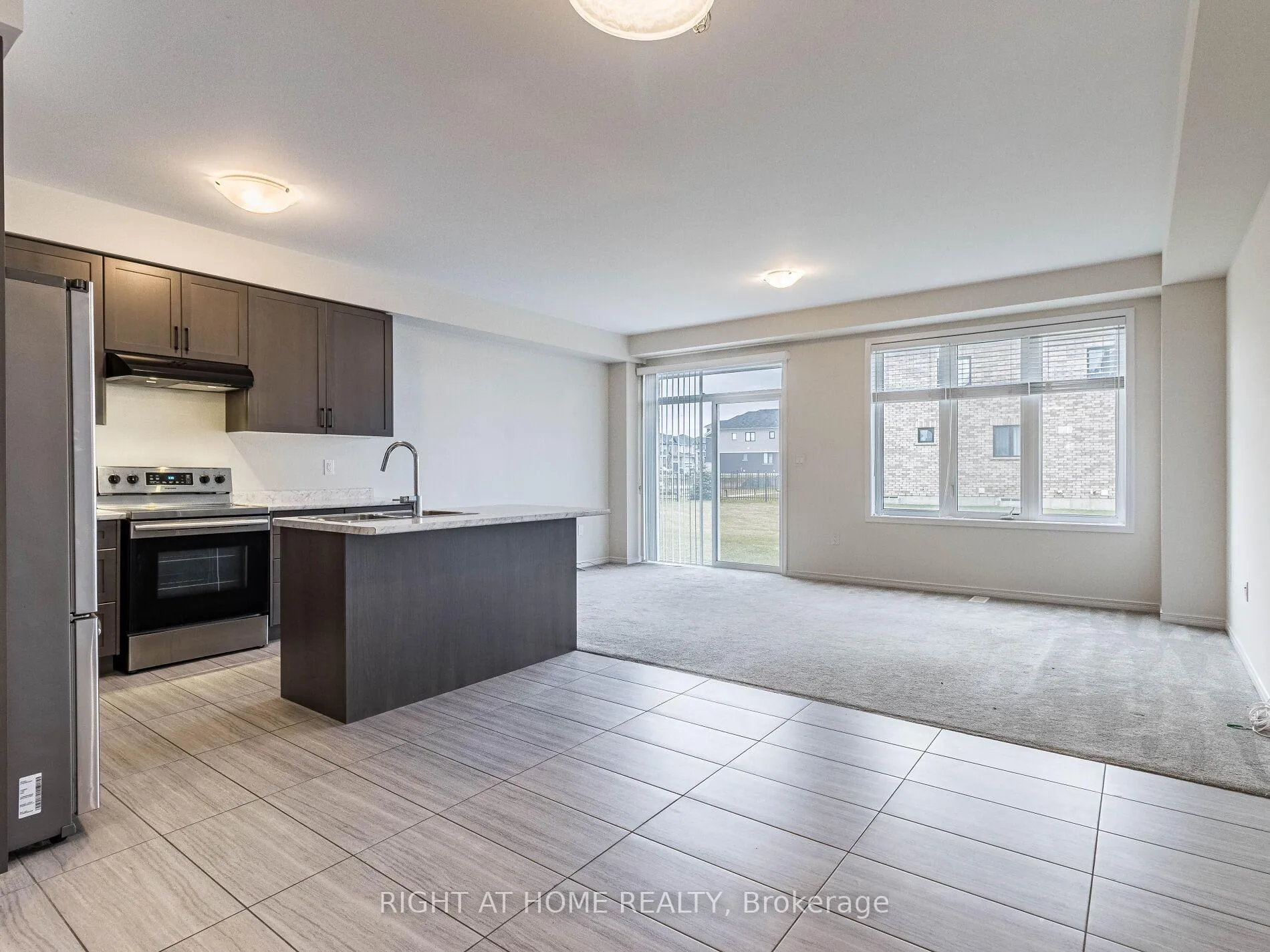 Photo 7 of 34 MacLachlan Avenue, Haldimand — HOMEH