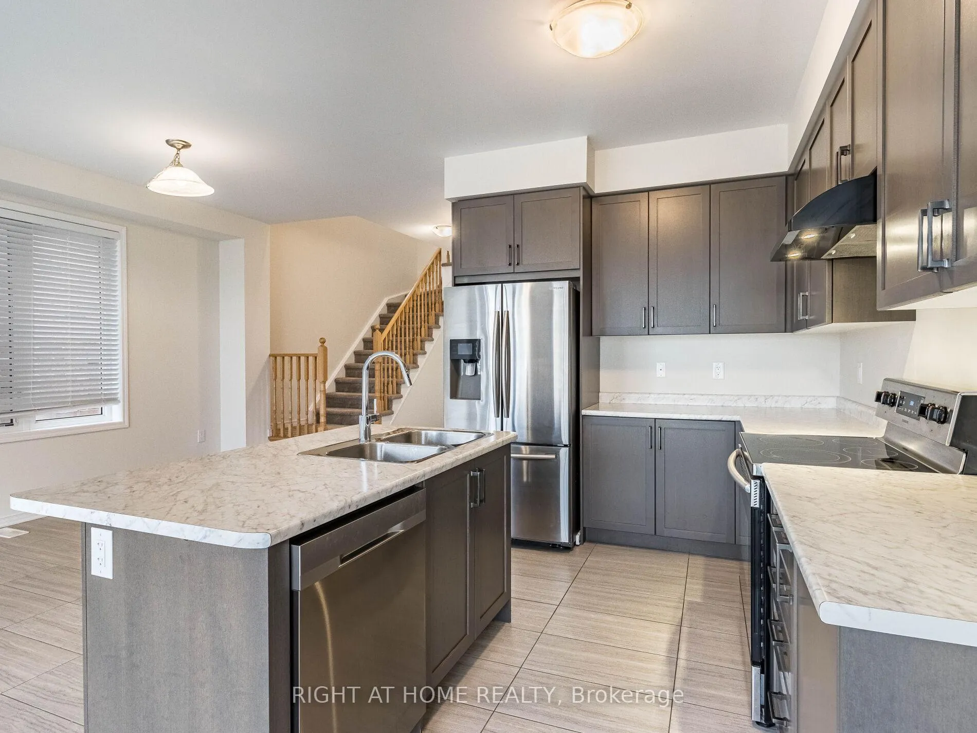 Photo 9 of 34 MacLachlan Avenue, Haldimand — HOMEH