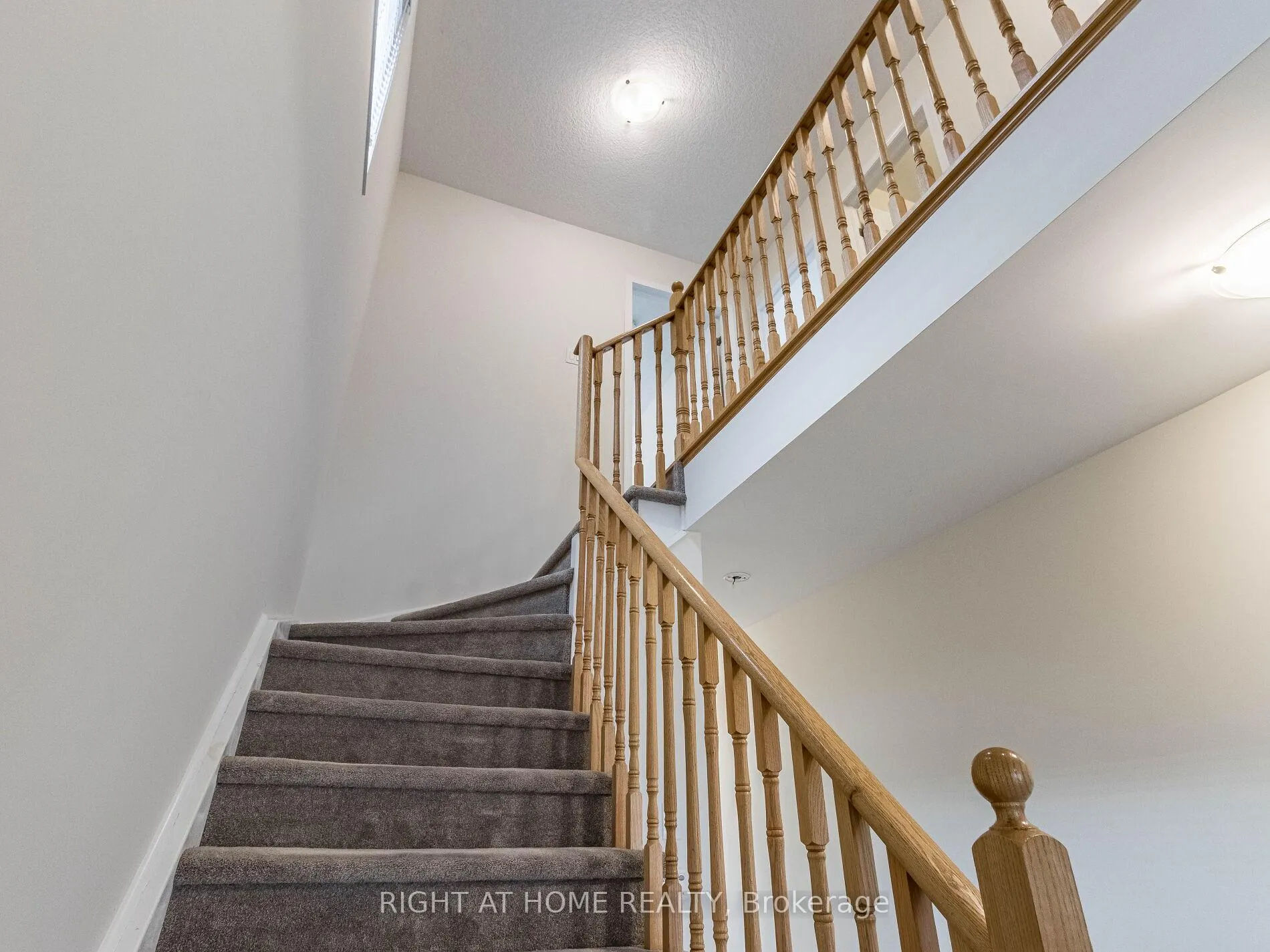 Photo 13 of 34 MacLachlan Avenue, Haldimand — HOMEH