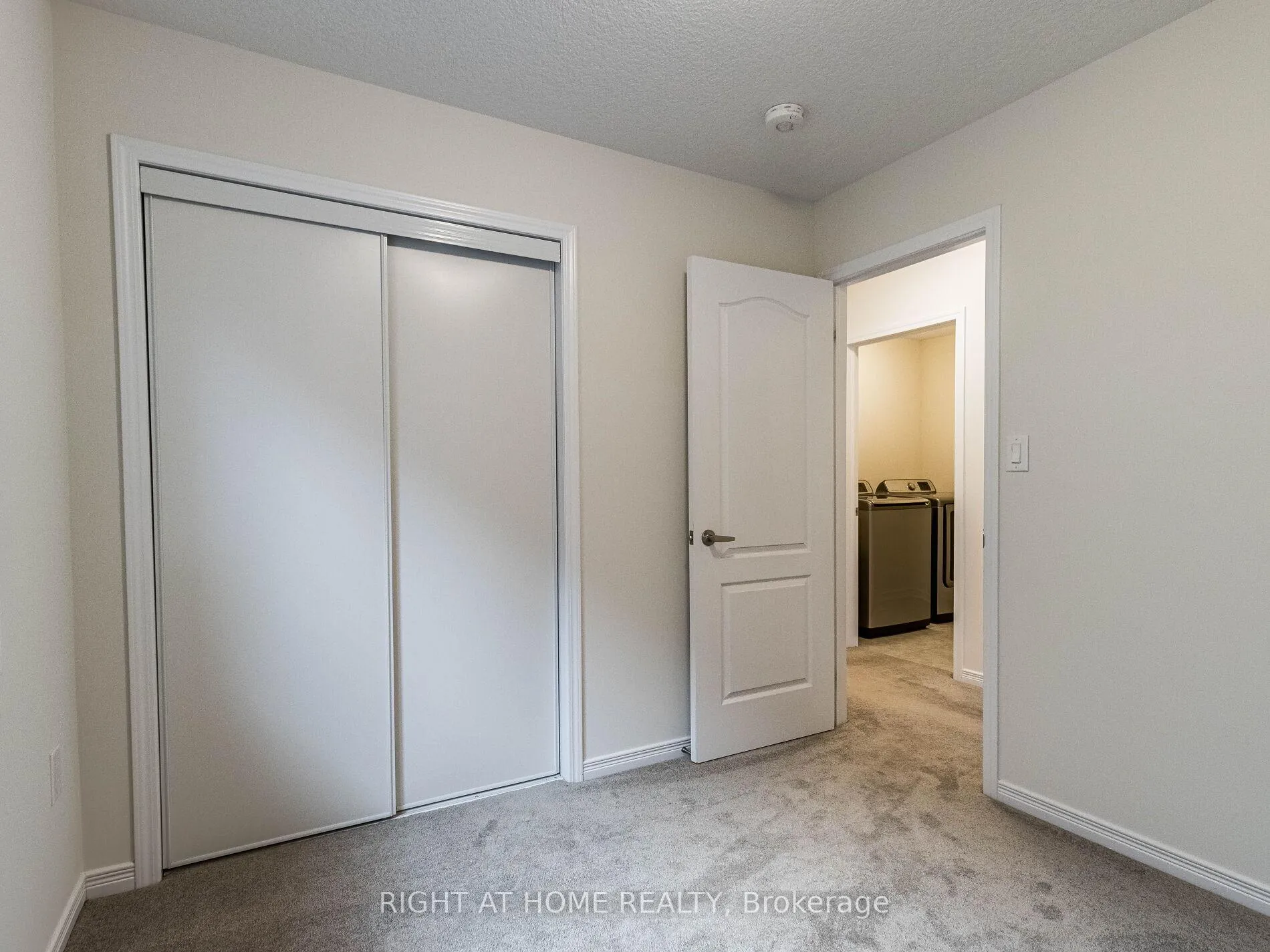 Photo 22 of 34 MacLachlan Avenue, Haldimand — HOMEH