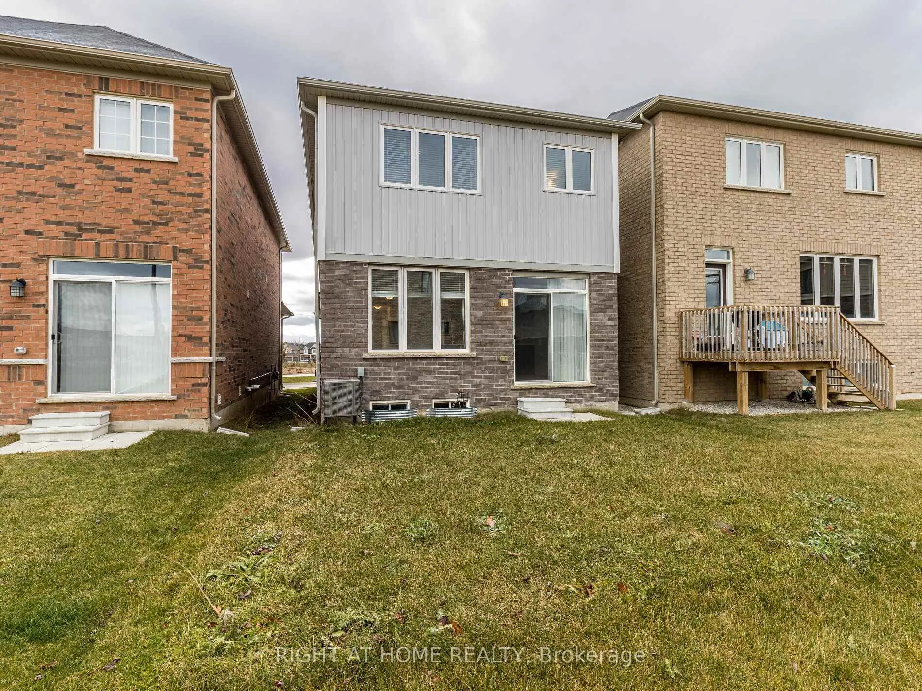 Photo 32 of 34 MacLachlan Avenue, Haldimand — HOMEH