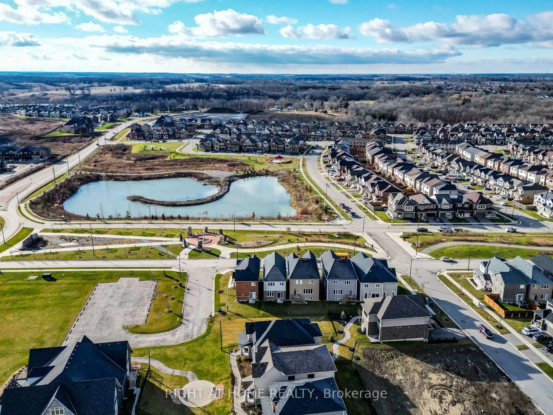 Photo 38 of 34 MacLachlan Avenue, Haldimand — HOMEH