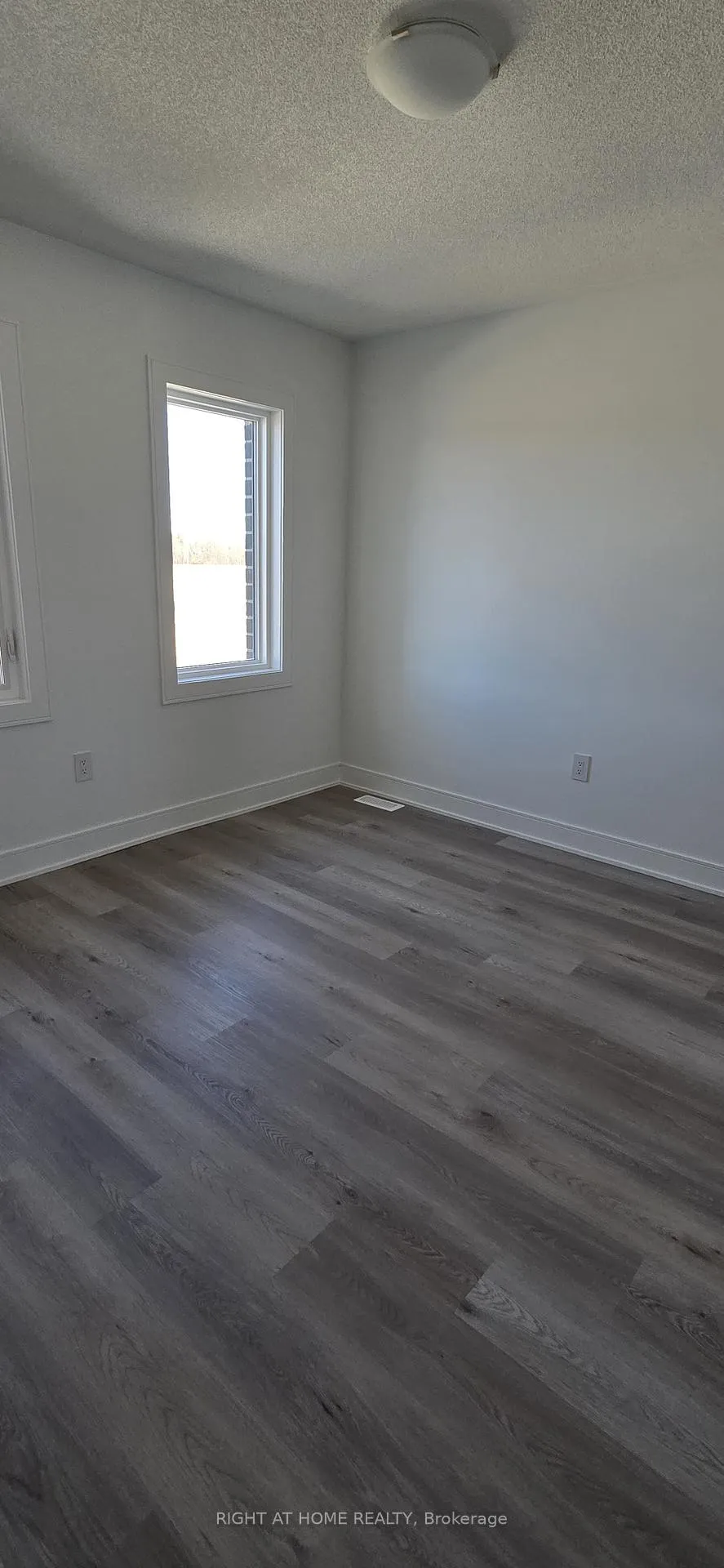 Photo 15 of 78 Foxley Heights, Barrie, Rural Barrie Southwest — HOMEH