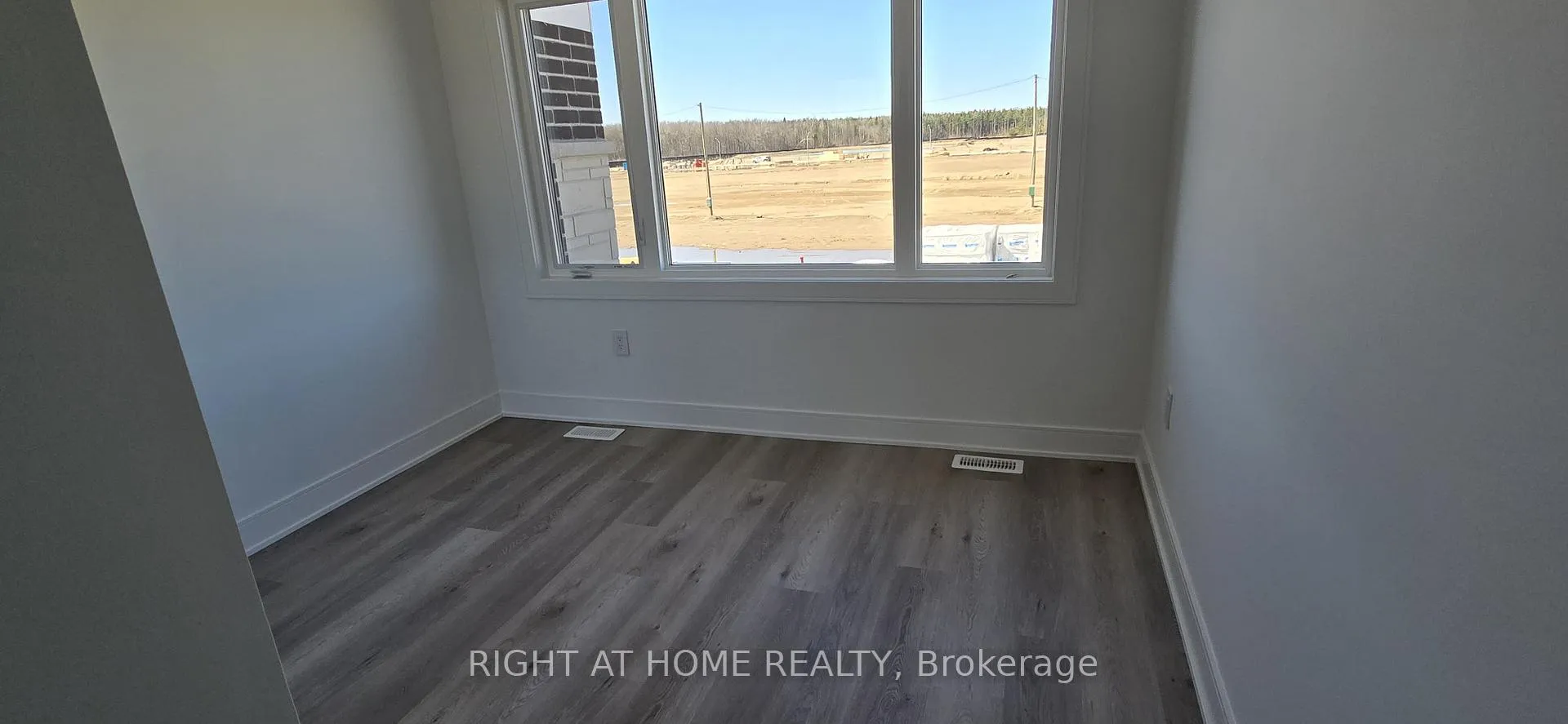 Photo 17 of 78 Foxley Heights, Barrie, Rural Barrie Southwest — HOMEH