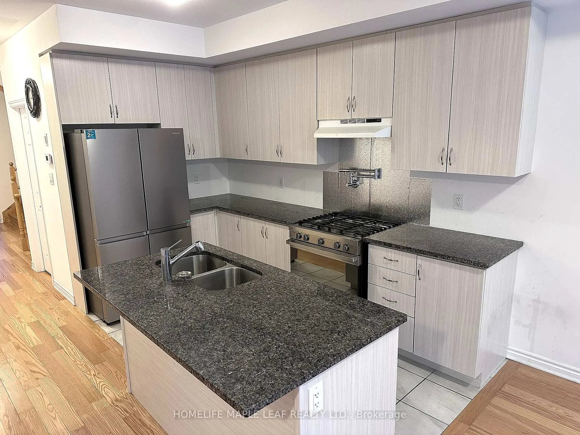 Photo 5 of 19 Waterfront Crescent, Whitby, Port Whitby — HOMEH
