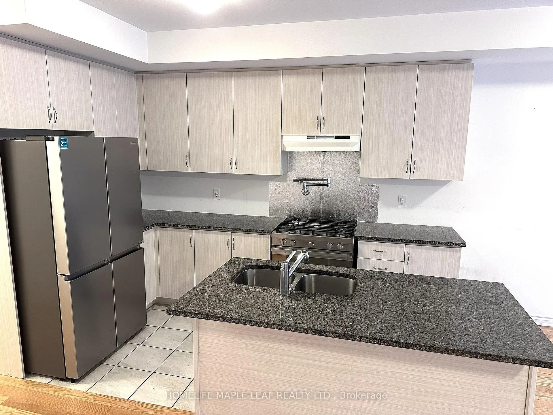 Photo 6 of 19 Waterfront Crescent, Whitby, Port Whitby — HOMEH