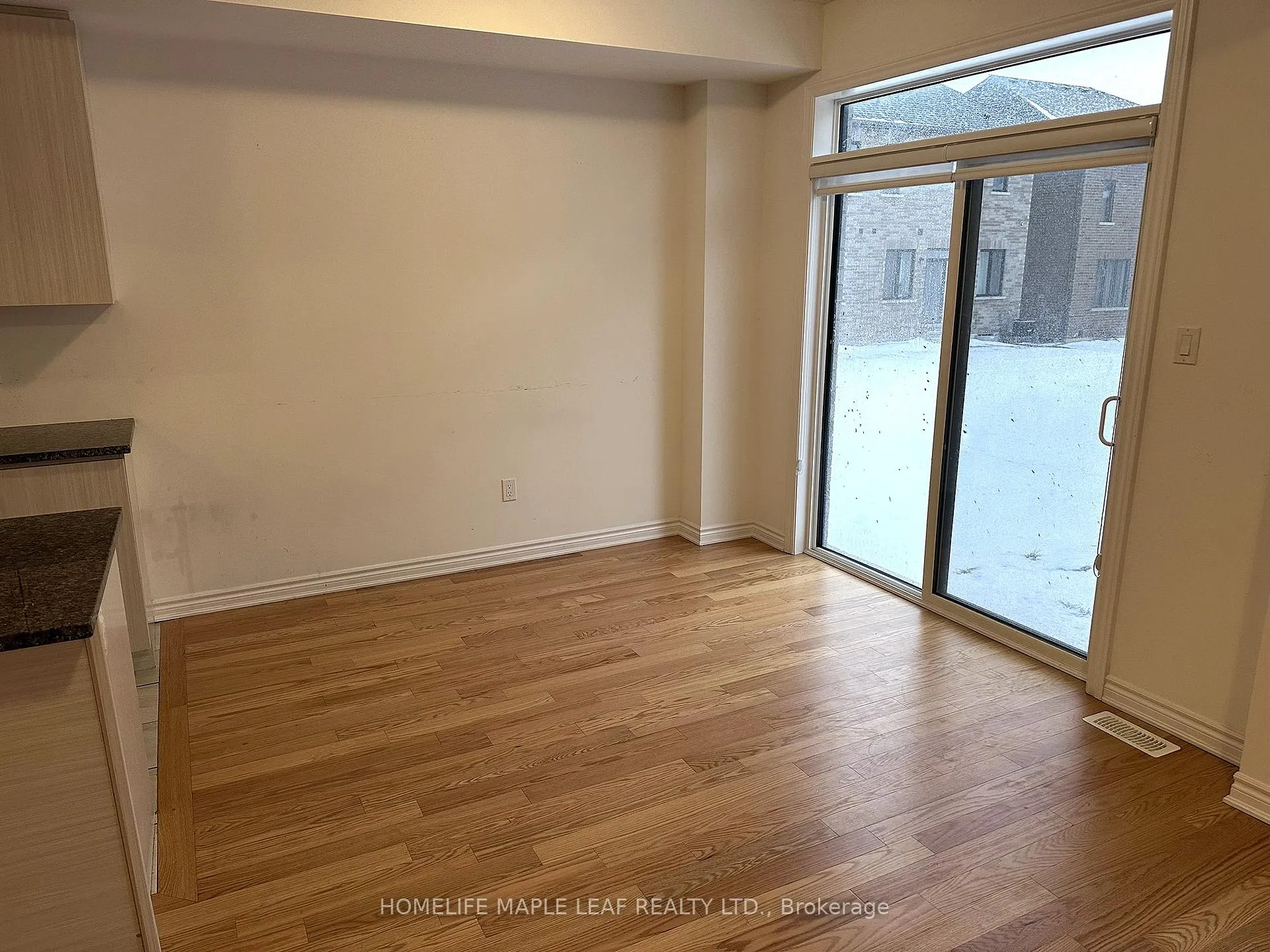 Photo 7 of 19 Waterfront Crescent, Whitby, Port Whitby — HOMEH