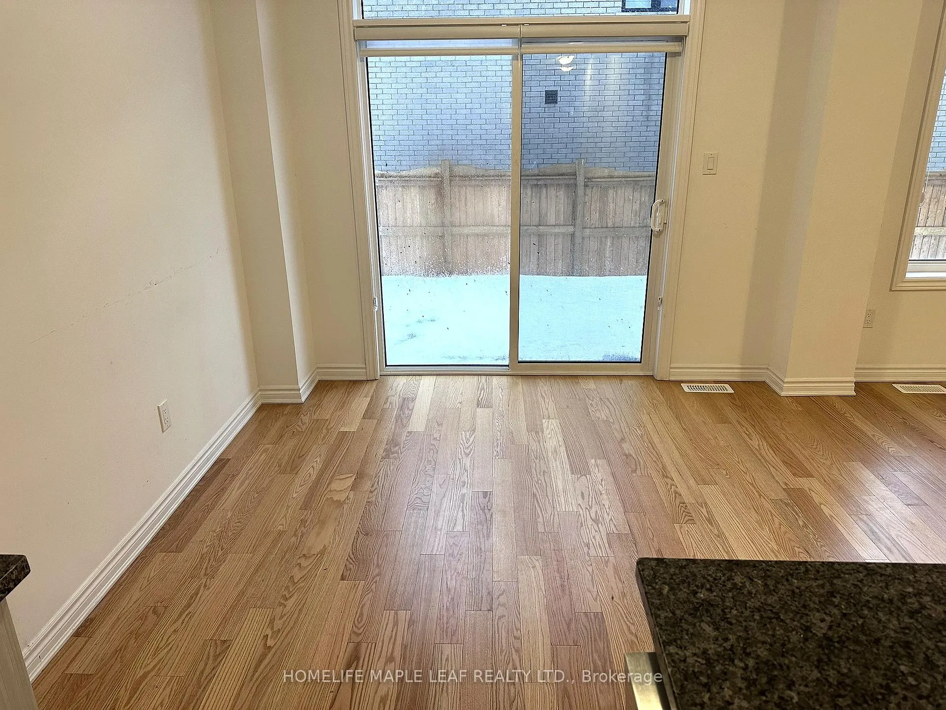 Photo 8 of 19 Waterfront Crescent, Whitby, Port Whitby — HOMEH