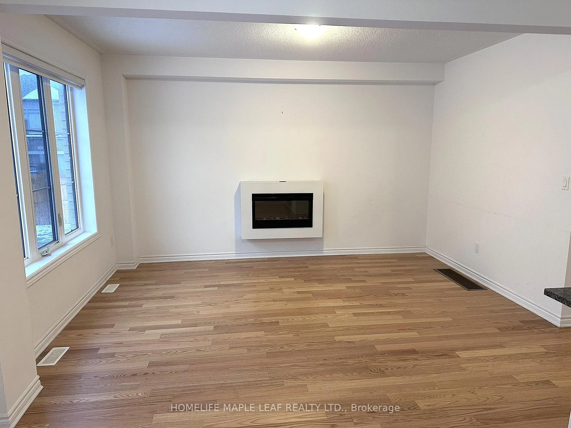Photo 9 of 19 Waterfront Crescent, Whitby, Port Whitby — HOMEH