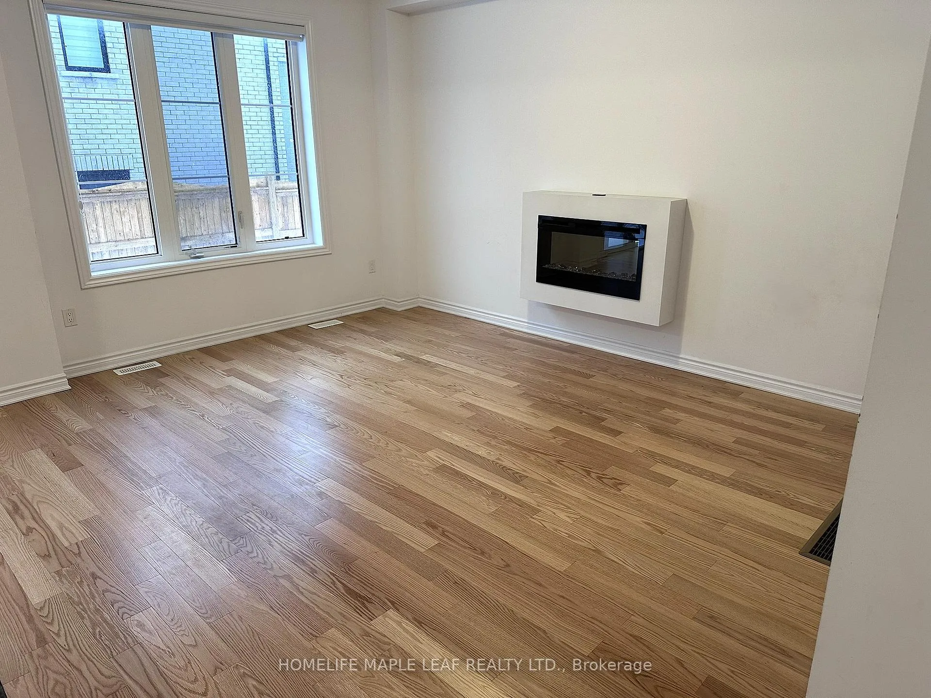 Photo 10 of 19 Waterfront Crescent, Whitby, Port Whitby — HOMEH