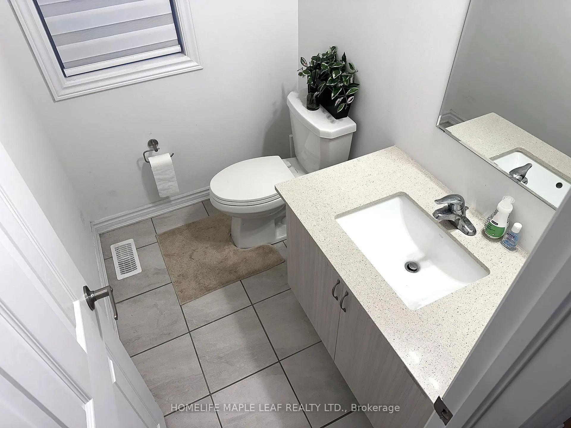 Photo 11 of 19 Waterfront Crescent, Whitby, Port Whitby — HOMEH