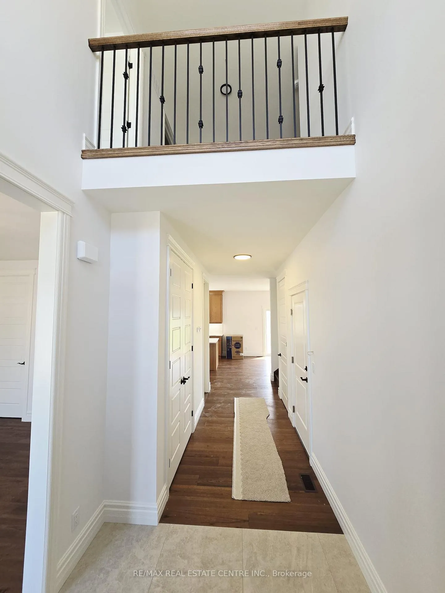 Photo 2 of 474 Marla Crescent, Lakeshore — HOMEH