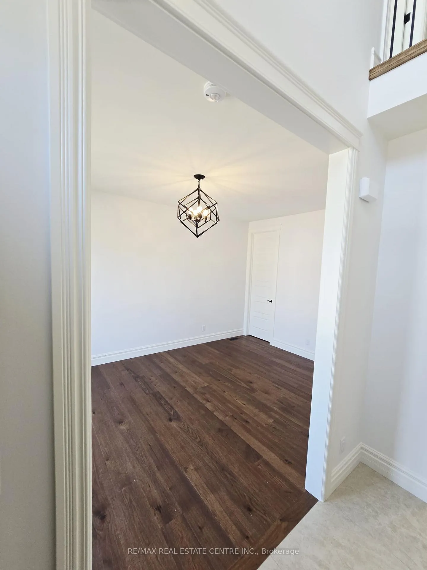 Photo 3 of 474 Marla Crescent, Lakeshore — HOMEH