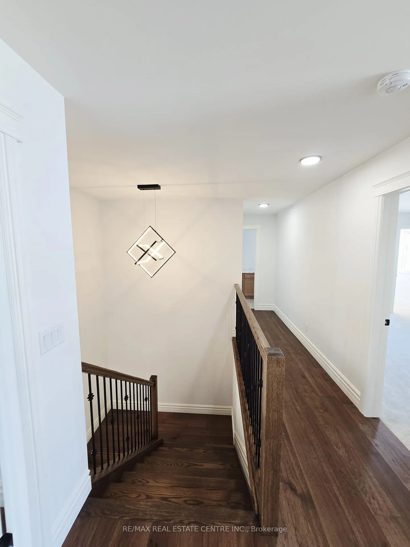 Photo 8 of 474 Marla Crescent, Lakeshore — HOMEH