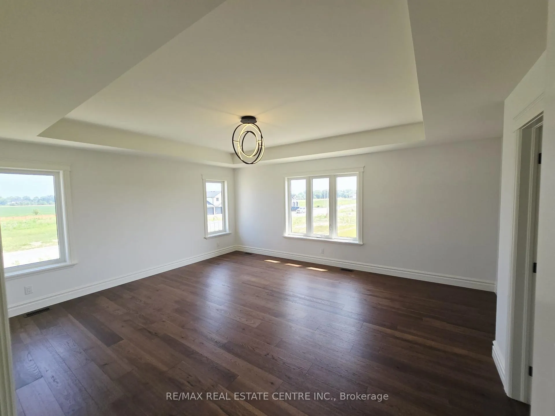 Photo 9 of 474 Marla Crescent, Lakeshore — HOMEH