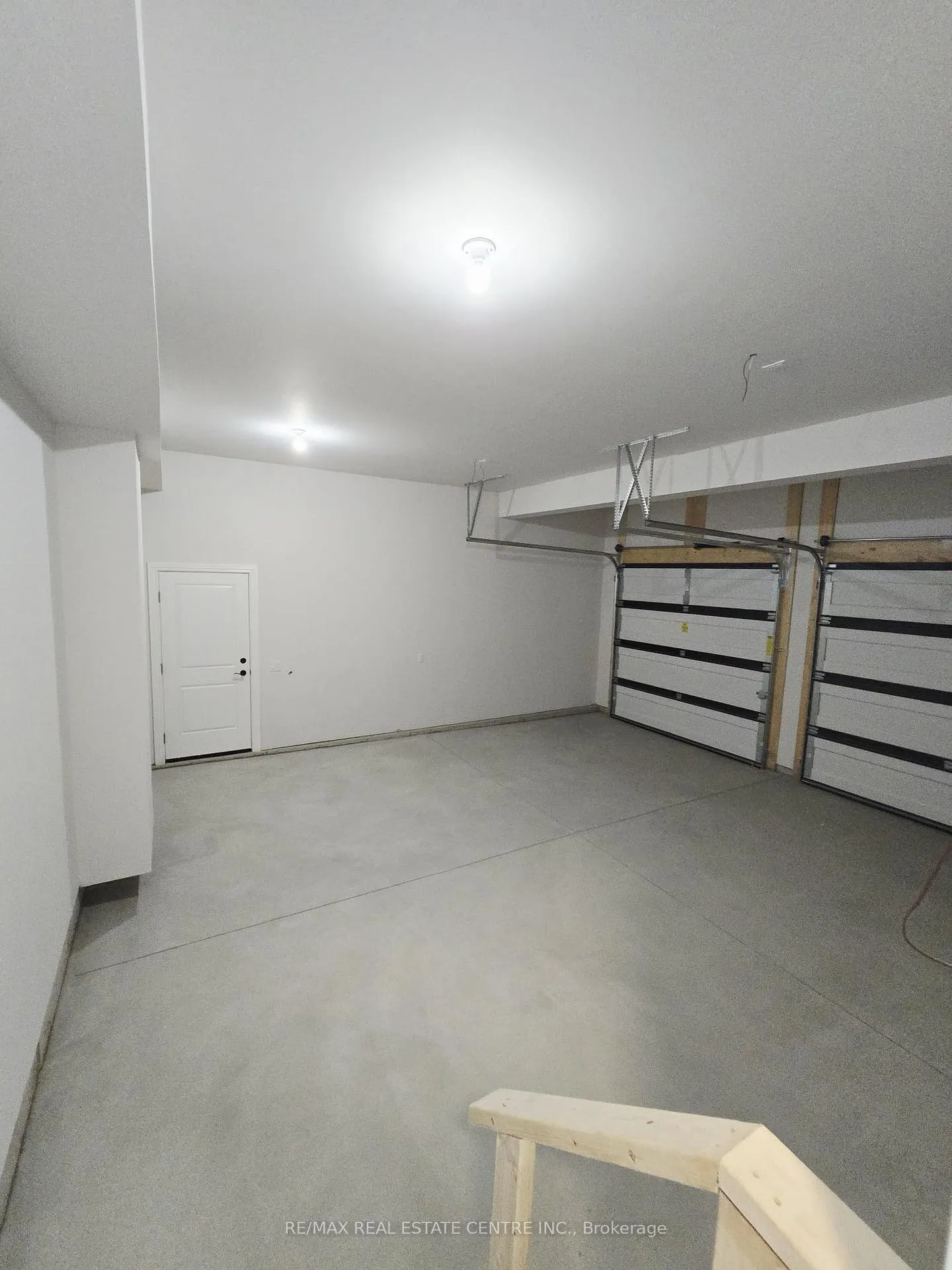 Photo 21 of 474 Marla Crescent, Lakeshore — HOMEH