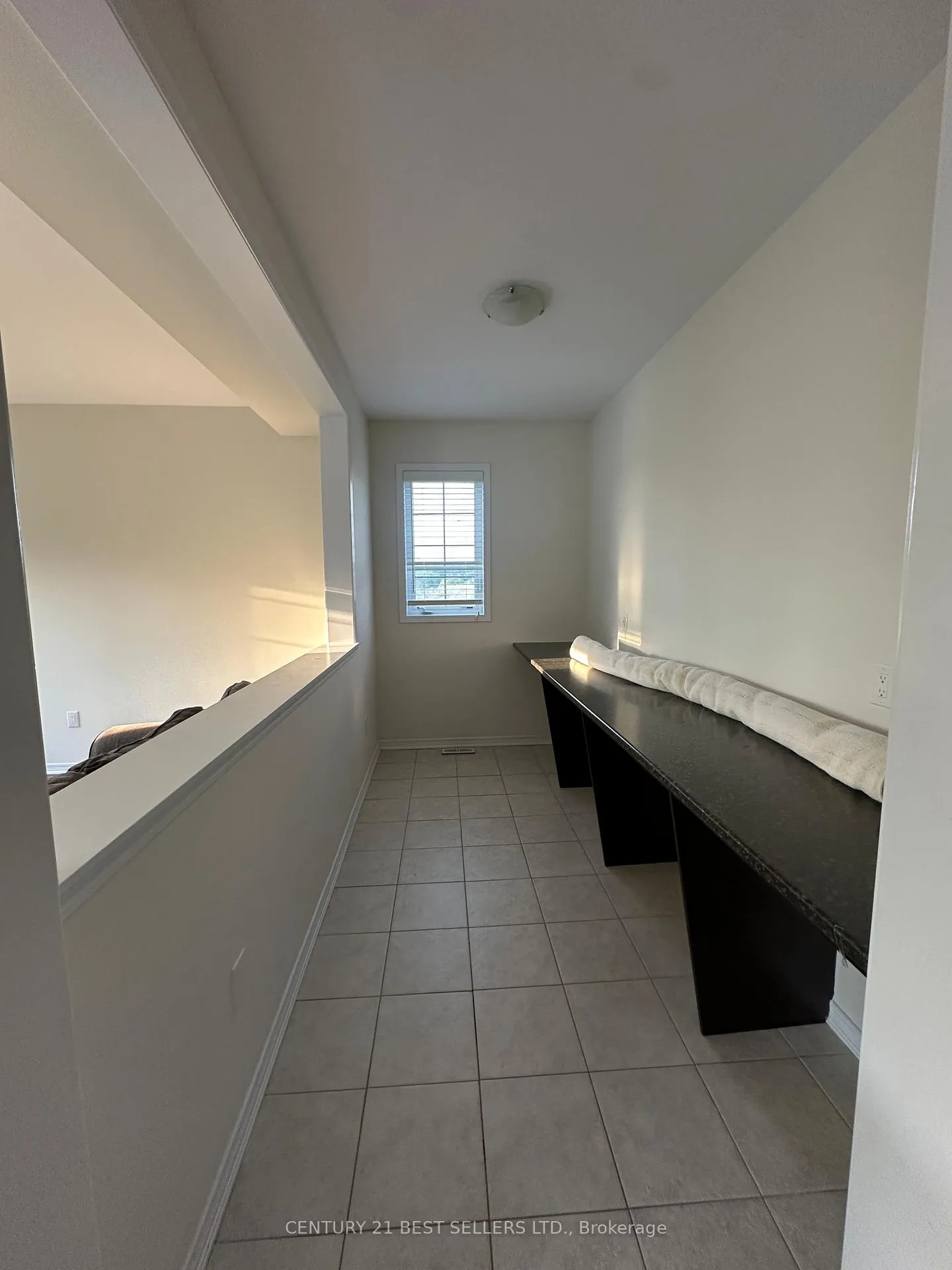 Photo 5 of 1 Fleming Crescent, Haldimand — HOMEH