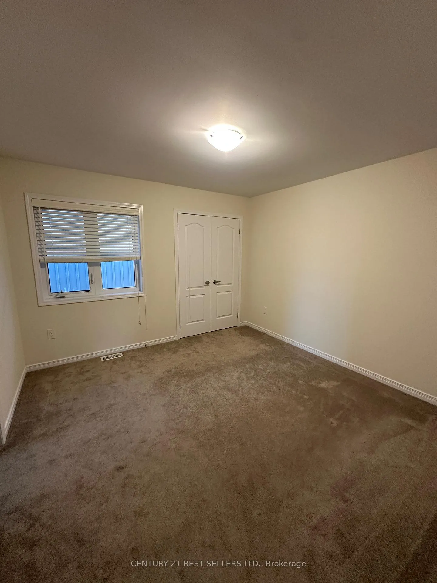 Photo 16 of 1 Fleming Crescent, Haldimand — HOMEH