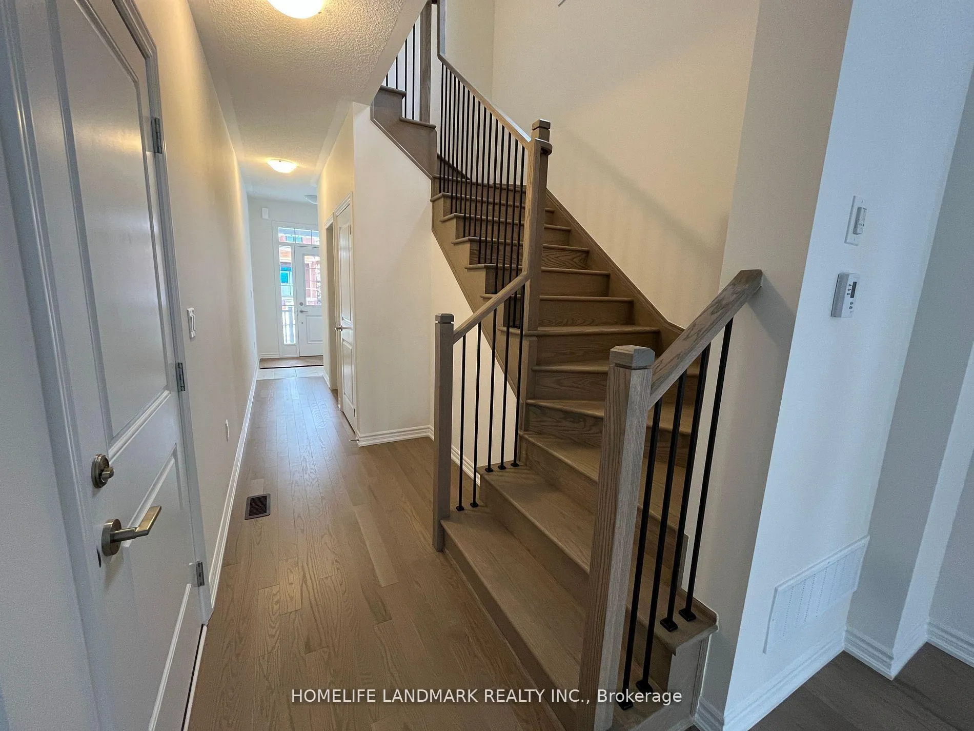 Photo 6 of 85 Phoenix Boulevard, Barrie, Rural Barrie Southeast — HOMEH