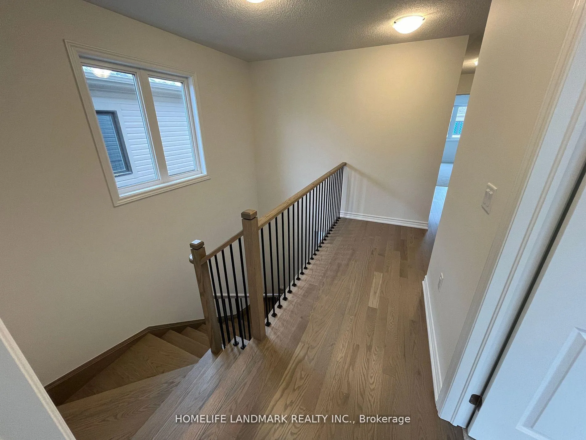 Photo 7 of 85 Phoenix Boulevard, Barrie, Rural Barrie Southeast — HOMEH