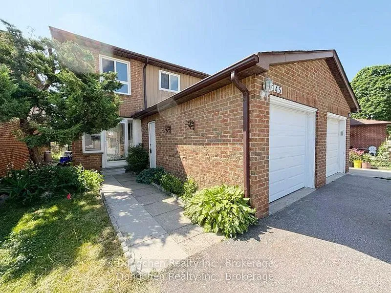 Photo 4 of 145 Risebrough Circuit, Markham, Milliken Mills West — HOMEH