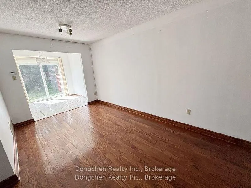 Photo 10 of 145 Risebrough Circuit, Markham, Milliken Mills West — HOMEH