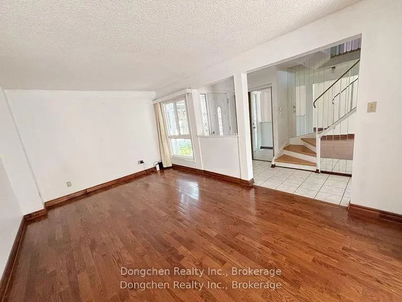 Photo 11 of 145 Risebrough Circuit, Markham, Milliken Mills West — HOMEH