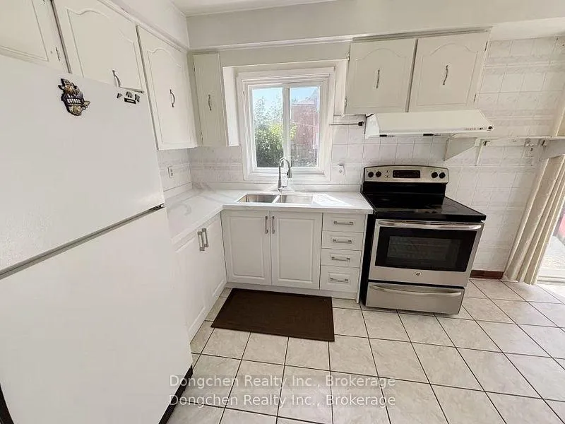 Photo 13 of 145 Risebrough Circuit, Markham, Milliken Mills West — HOMEH