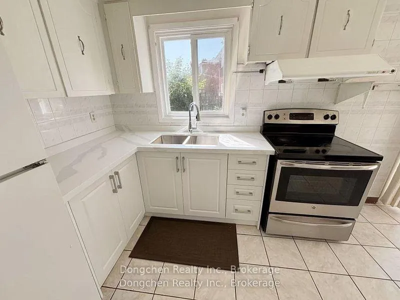 Photo 16 of 145 Risebrough Circuit, Markham, Milliken Mills West — HOMEH