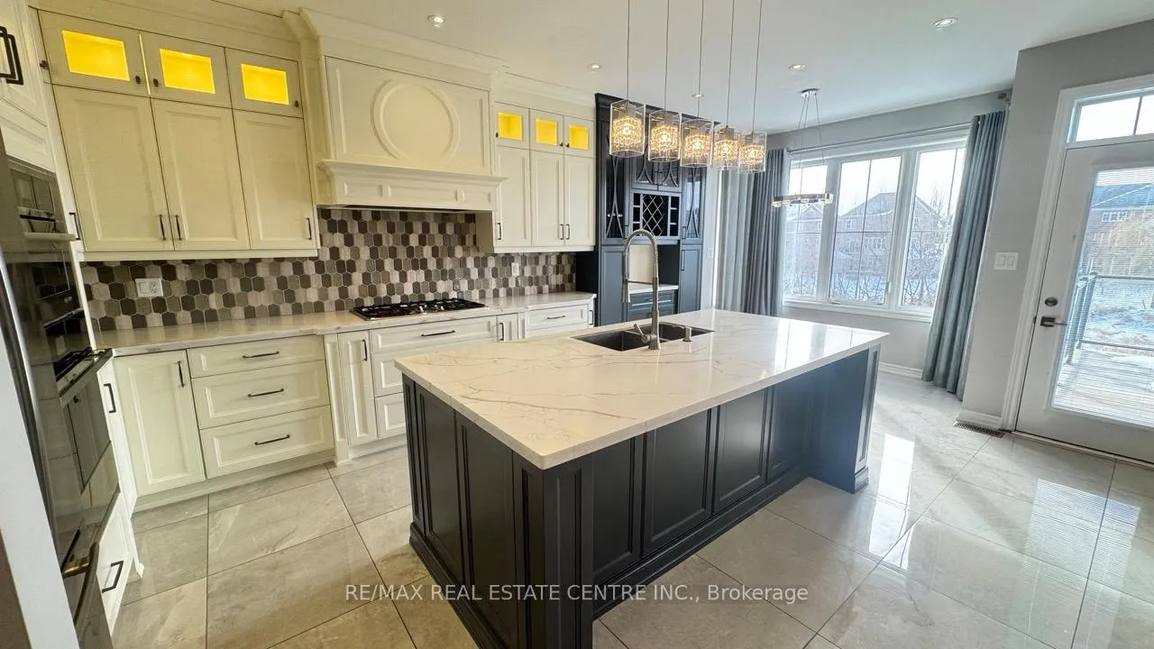 Photo 7 of Unit Main, 96 Antibes Drive, Brampton, Credit Valley — HOMEH