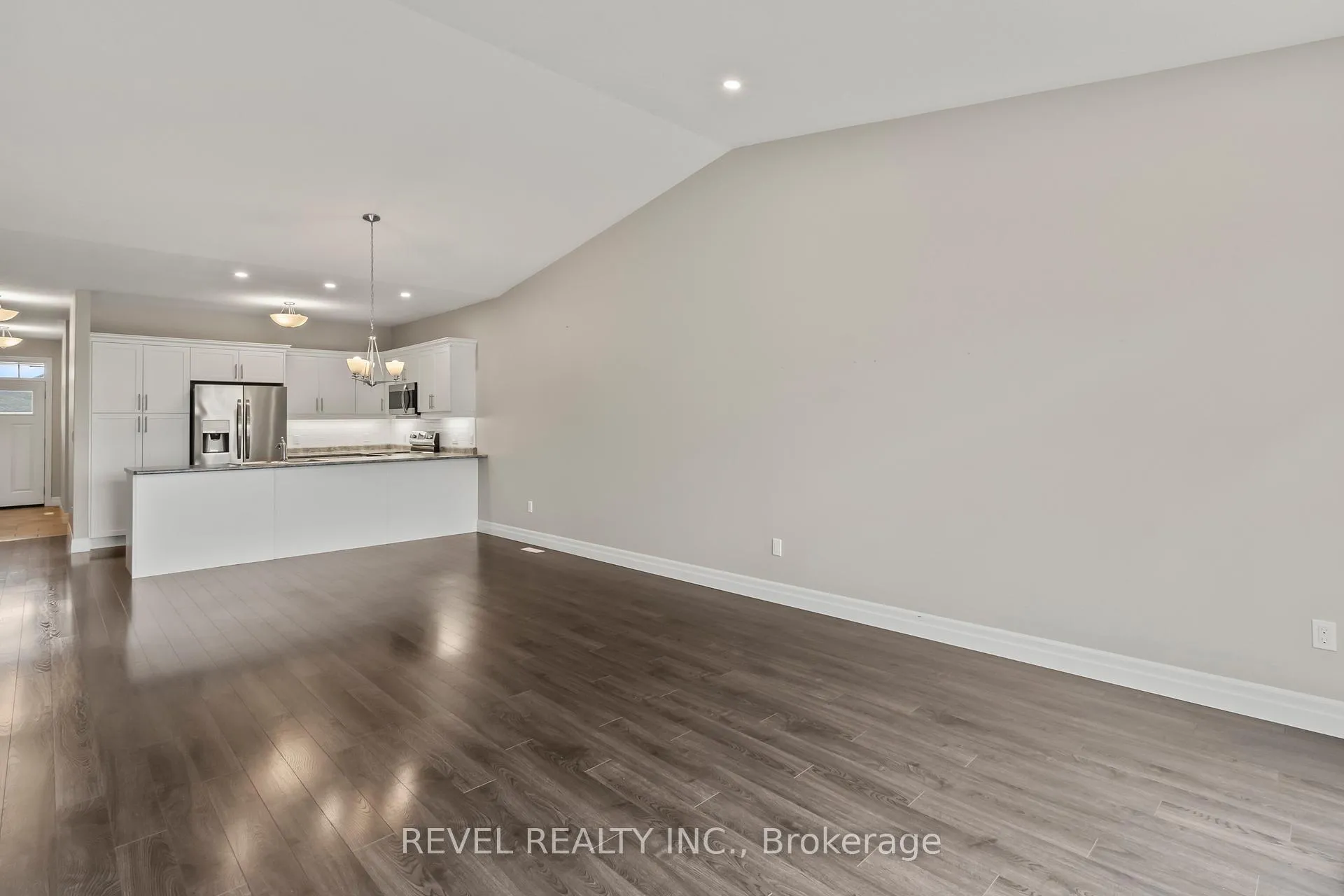 Photo 4 of 110 Spruce Gardens, Belleville, Belleville Ward — HOMEH