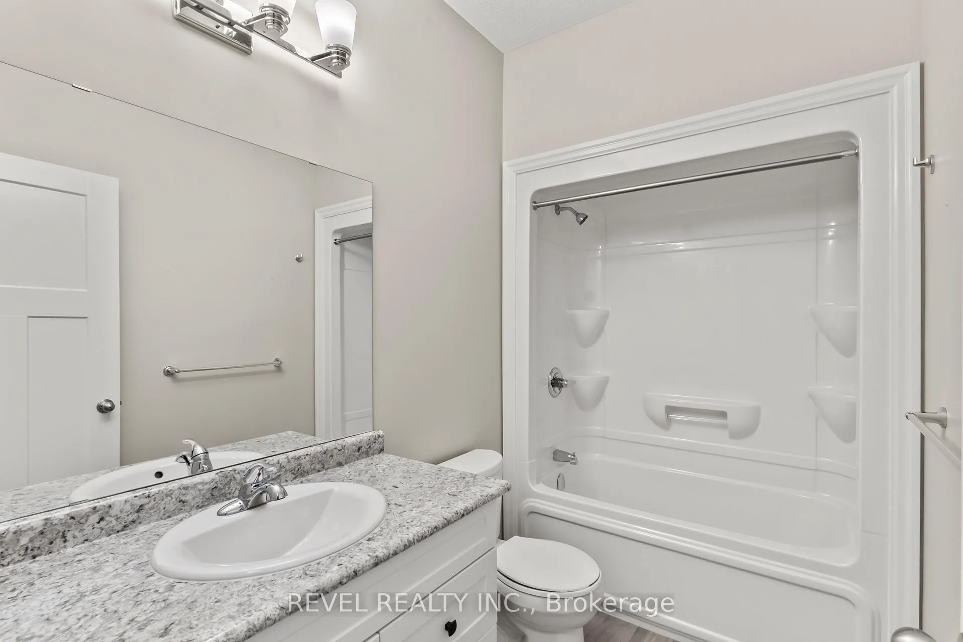 Photo 7 of 110 Spruce Gardens, Belleville, Belleville Ward — HOMEH