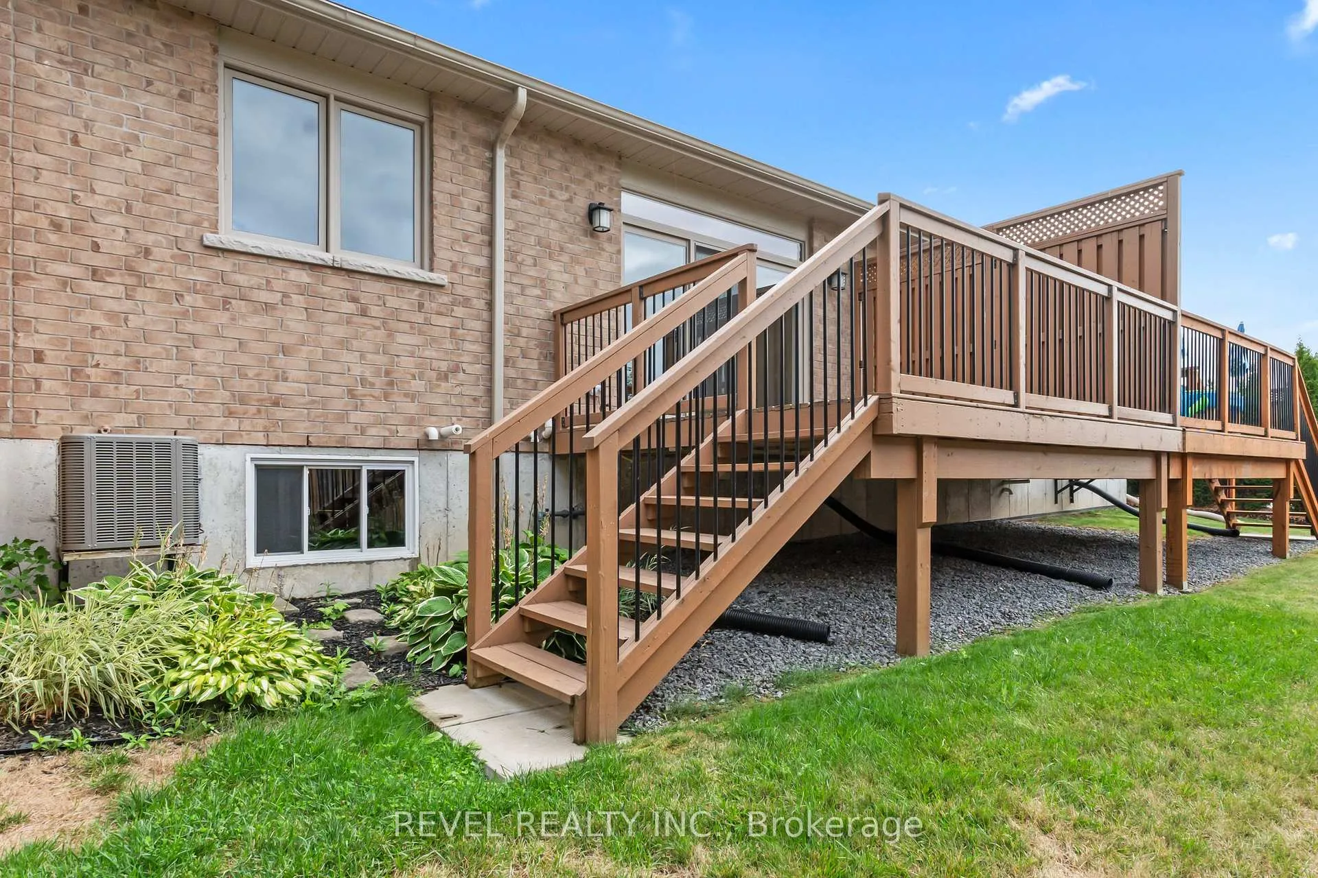 Photo 15 of 110 Spruce Gardens, Belleville, Belleville Ward — HOMEH