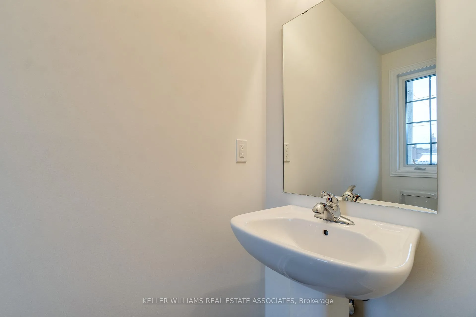 Photo 5 of 6 Jellicoe Court, Hamilton, Hill Park — HOMEH