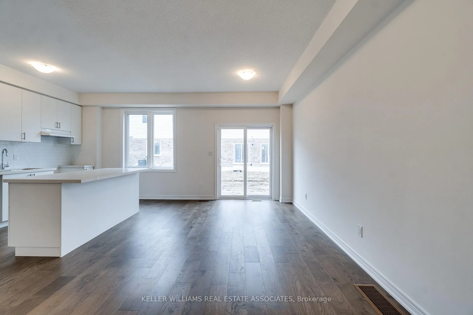 Photo 7 of 6 Jellicoe Court, Hamilton, Hill Park — HOMEH