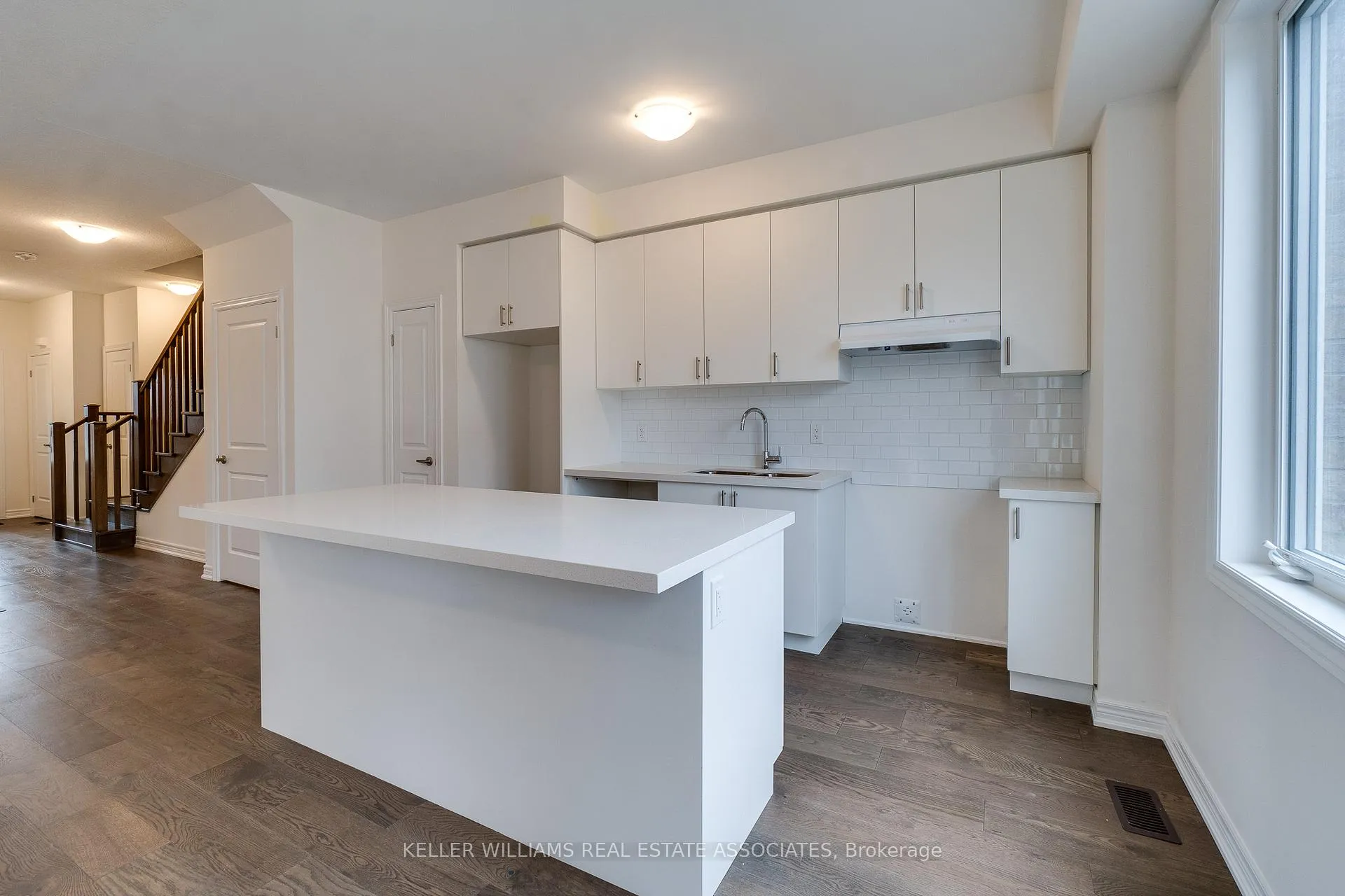 Photo 9 of 6 Jellicoe Court, Hamilton, Hill Park — HOMEH