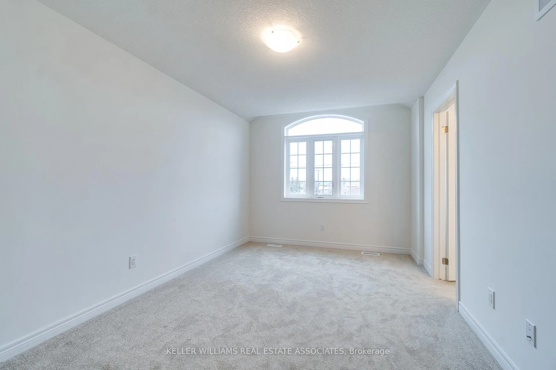 Photo 18 of 6 Jellicoe Court, Hamilton, Hill Park — HOMEH