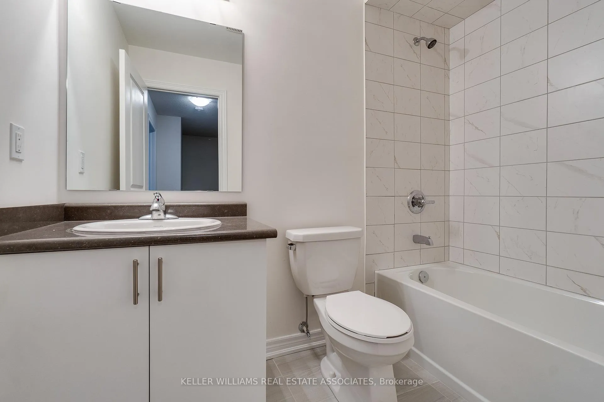 Photo 24 of 6 Jellicoe Court, Hamilton, Hill Park — HOMEH