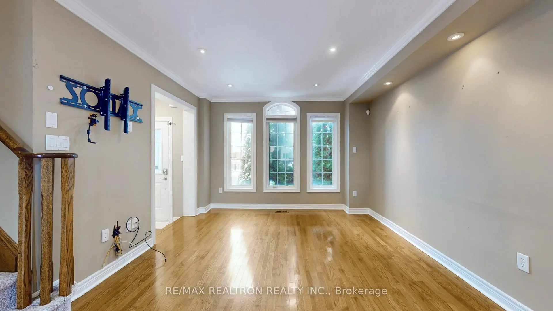 Photo 3 of 1886 Bur Oak Avenue, Markham, Greensborough — HOMEH