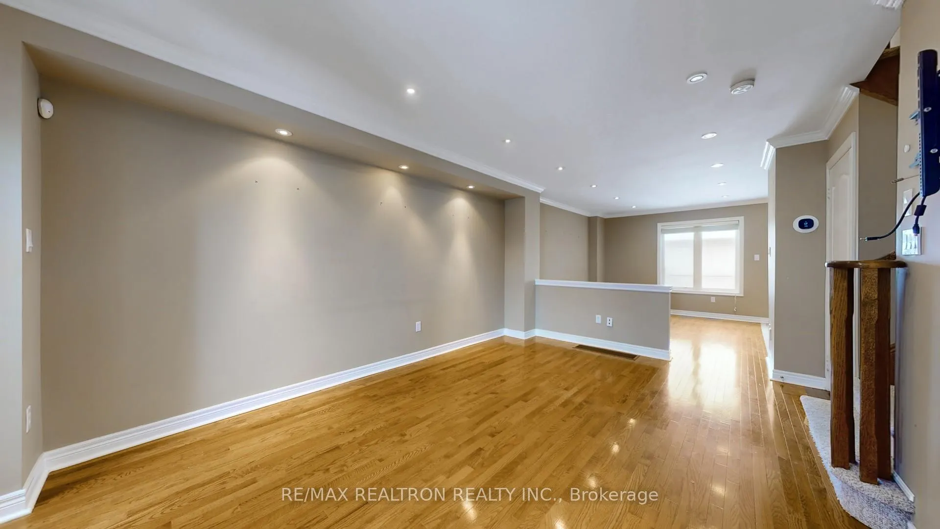 Photo 5 of 1886 Bur Oak Avenue, Markham, Greensborough — HOMEH