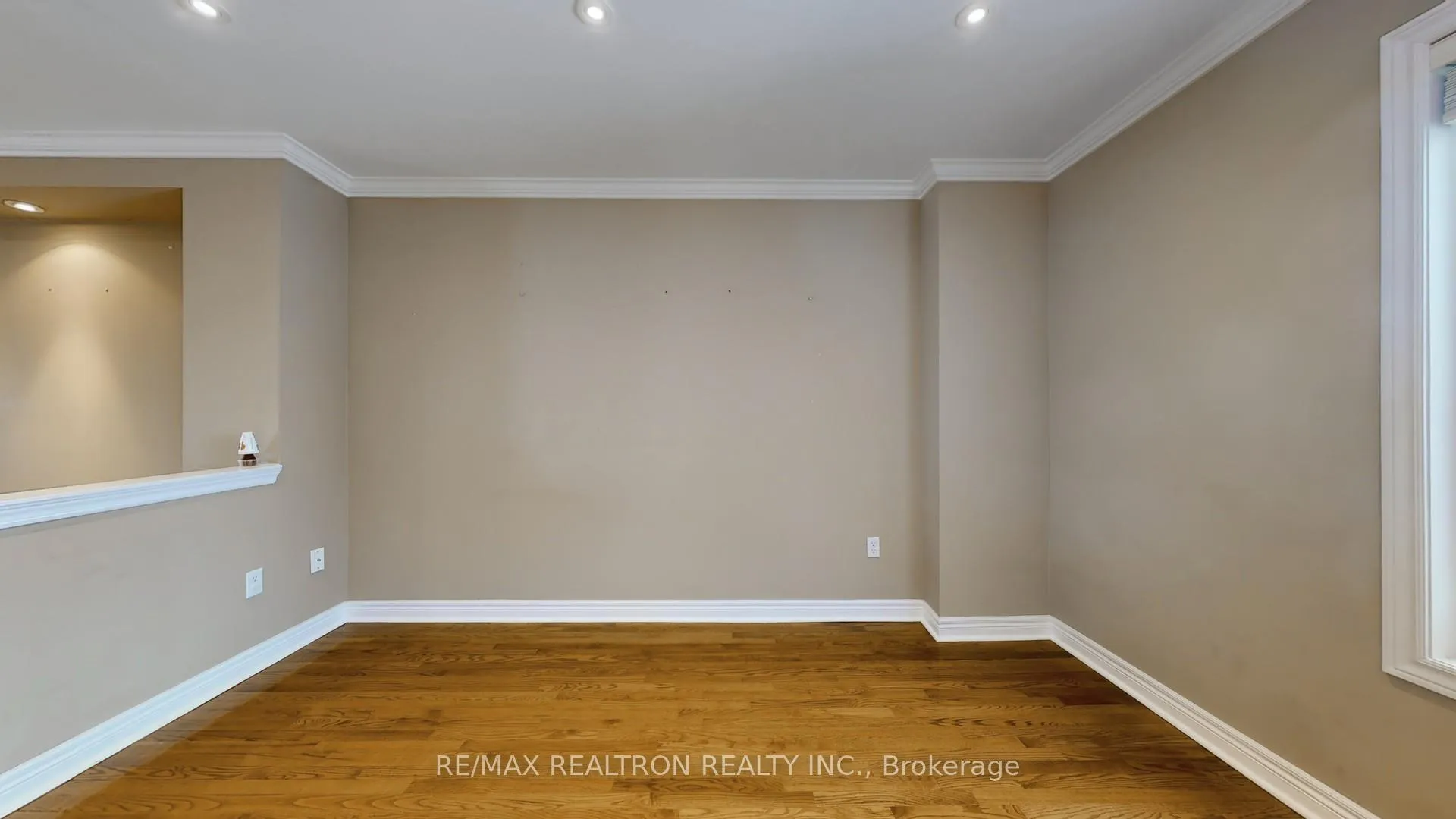 Photo 8 of 1886 Bur Oak Avenue, Markham, Greensborough — HOMEH