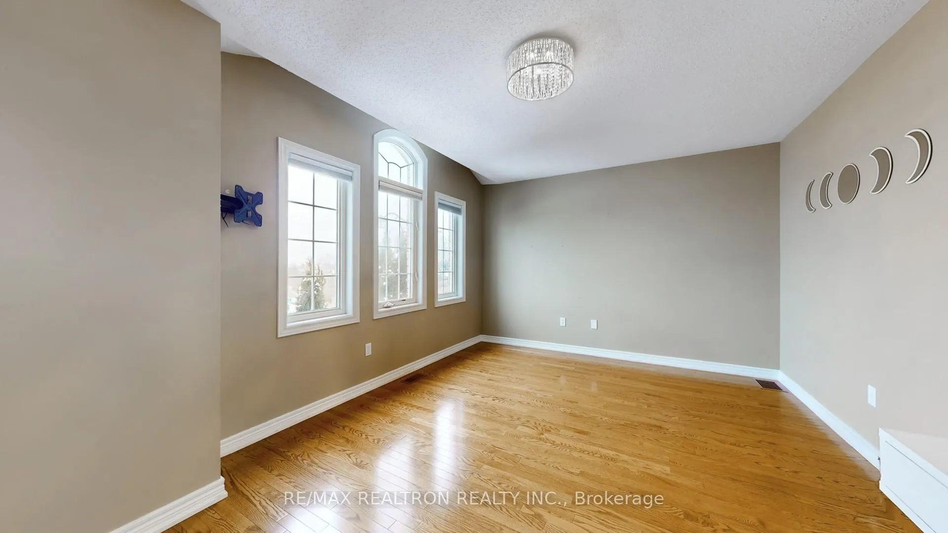 Photo 14 of 1886 Bur Oak Avenue, Markham, Greensborough — HOMEH
