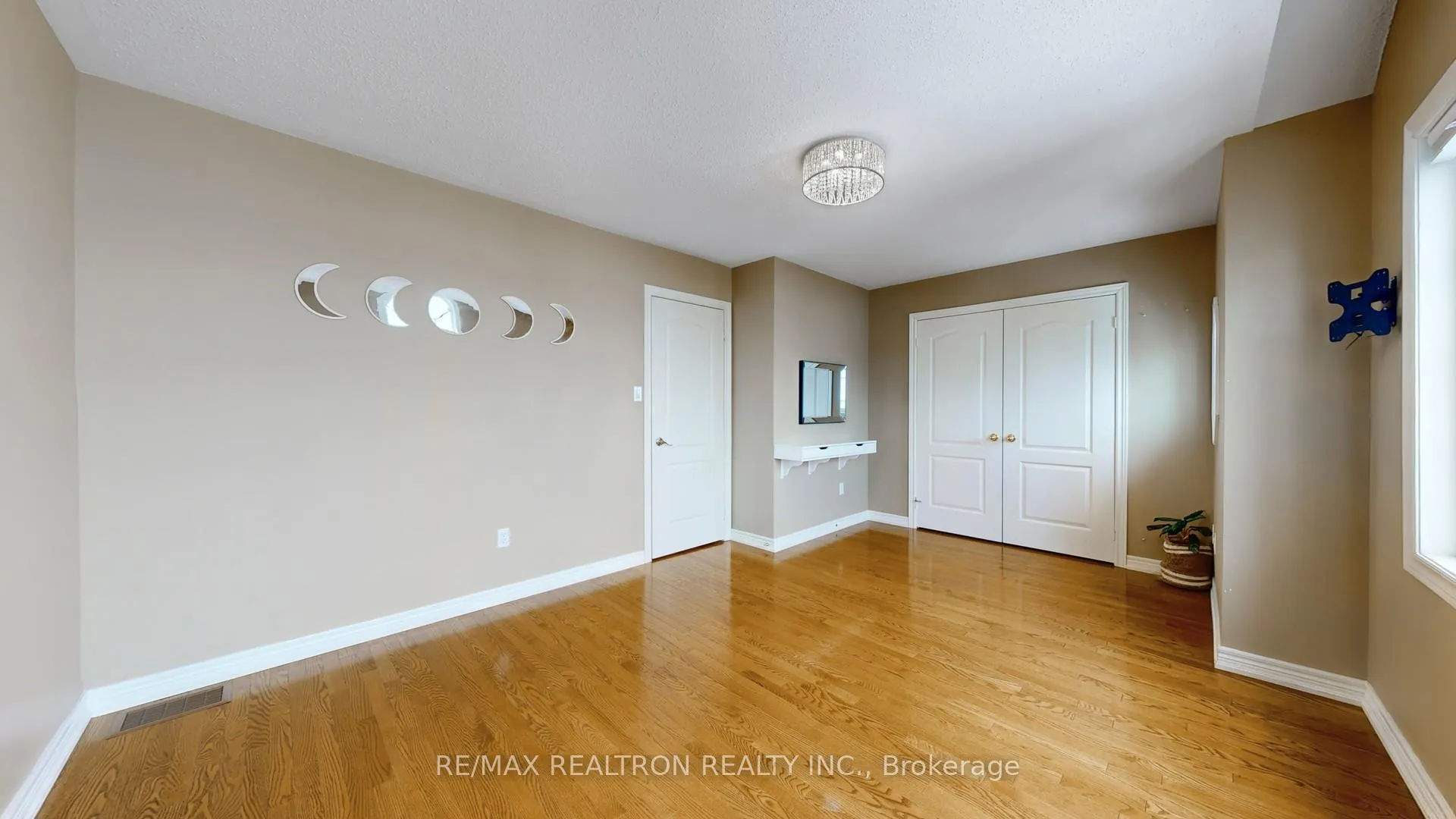 Photo 15 of 1886 Bur Oak Avenue, Markham, Greensborough — HOMEH